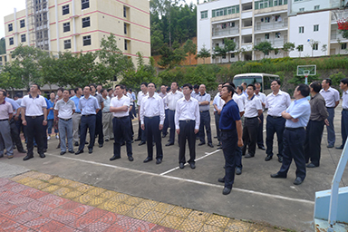 南平市市委書記裴金佳、市長林寶金率市委市政府全部領導及各市縣主要領導一行蒞臨我公司視察指導